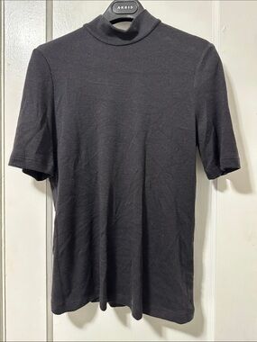 Akris Black Short-Sleeve Mock Neck Tee 65% Cashmere 35%Silk
